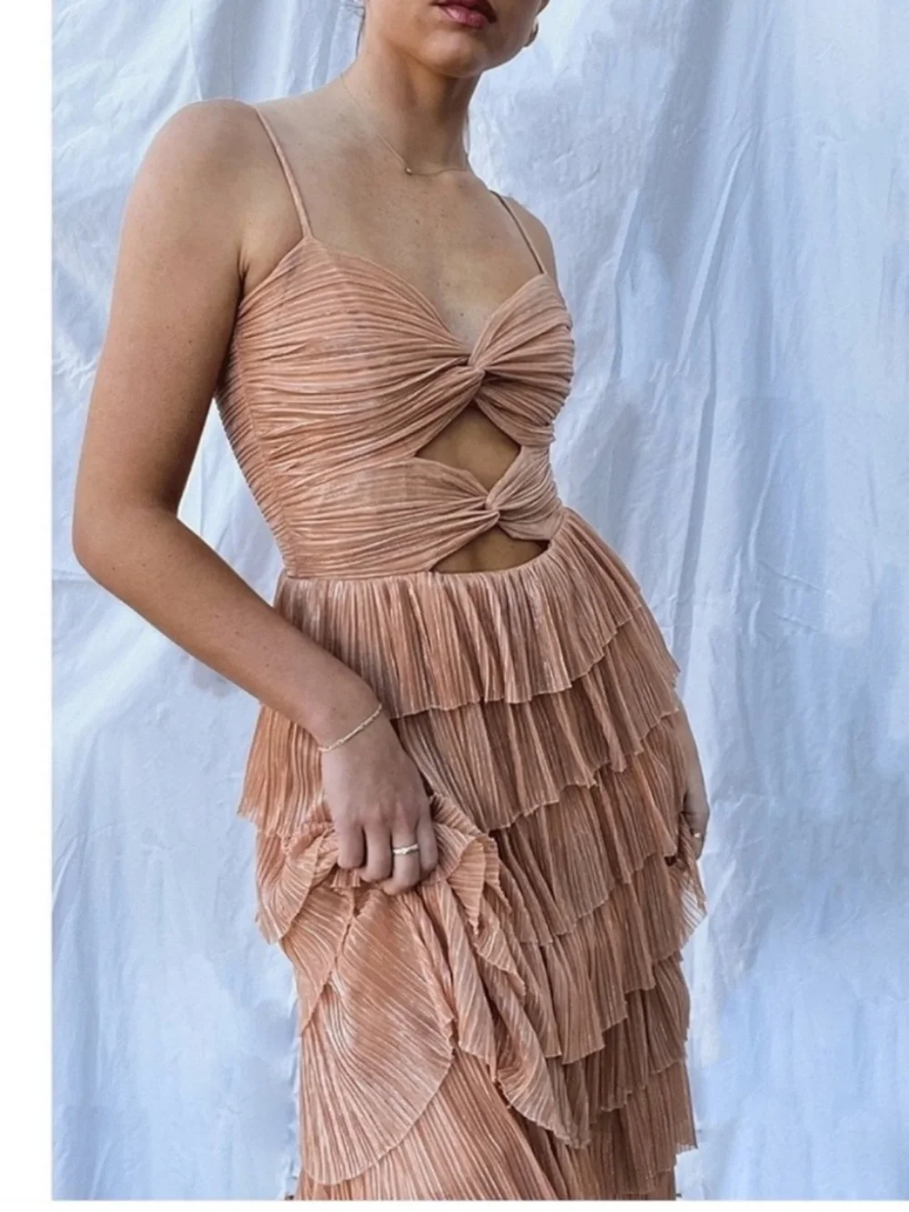 NWT Gianni Bini
Grace Metallic Plisse
Sweetheart Neck
Cut-Out Tiered Dress - Picture 4 of 9